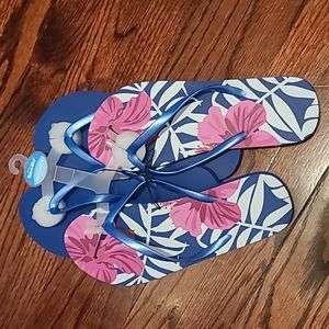NWT 2 pairs of flip flops